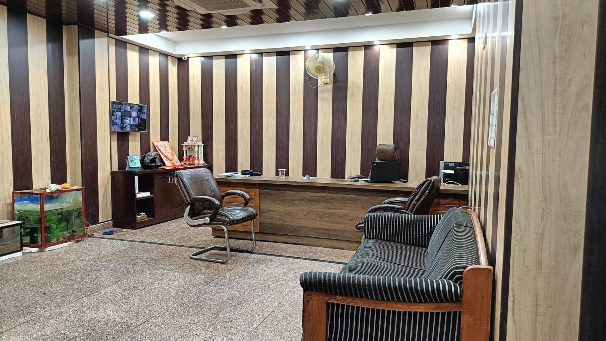 M D Palace Guest house Lucknow